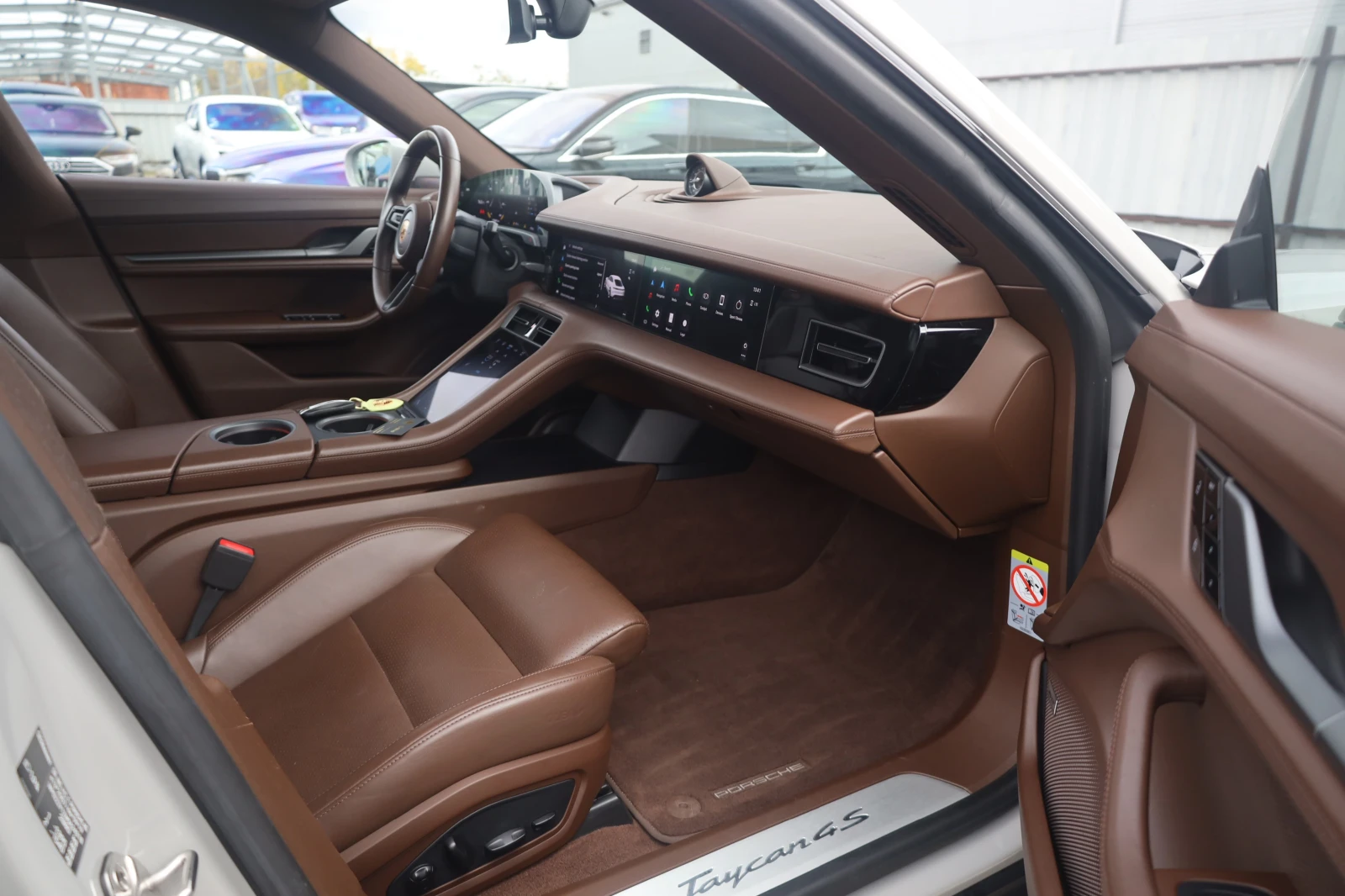 Porsche Taycan 4S MATRIX Luft 360 PANO BOSE Chrono SzH #iCarbg | Mobile.bg   6