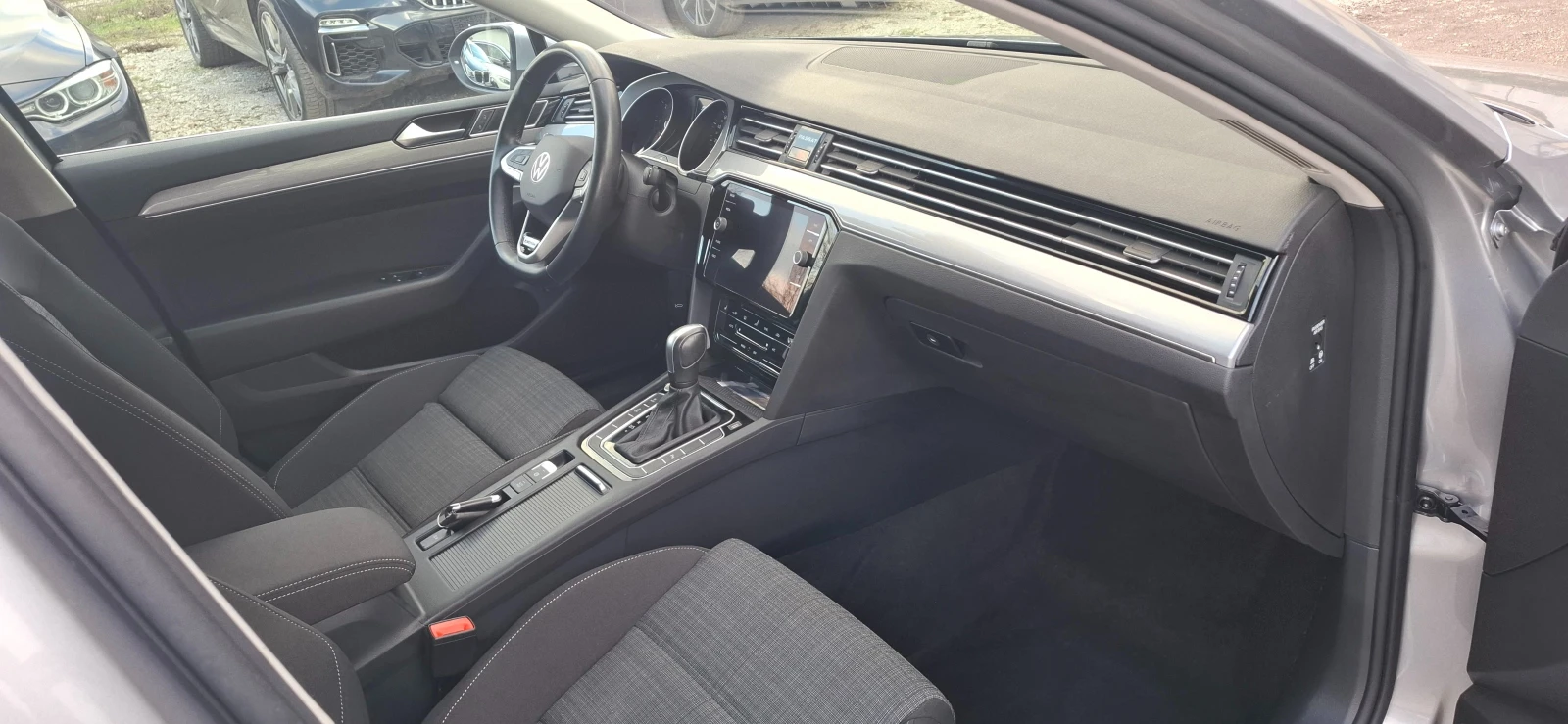 VW Passat 2.0TDI 4Motion ШВЕЙЦАРИЯ, снимка 10 - Автомобили и джипове - 53417578