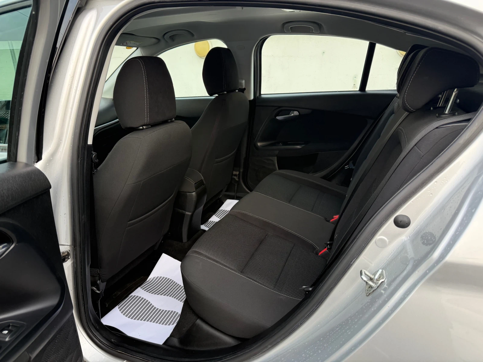 Fiat Tipo 1.6M-JET NAVI DISTRONIC , снимка 15 - Автомобили и джипове - 53713173