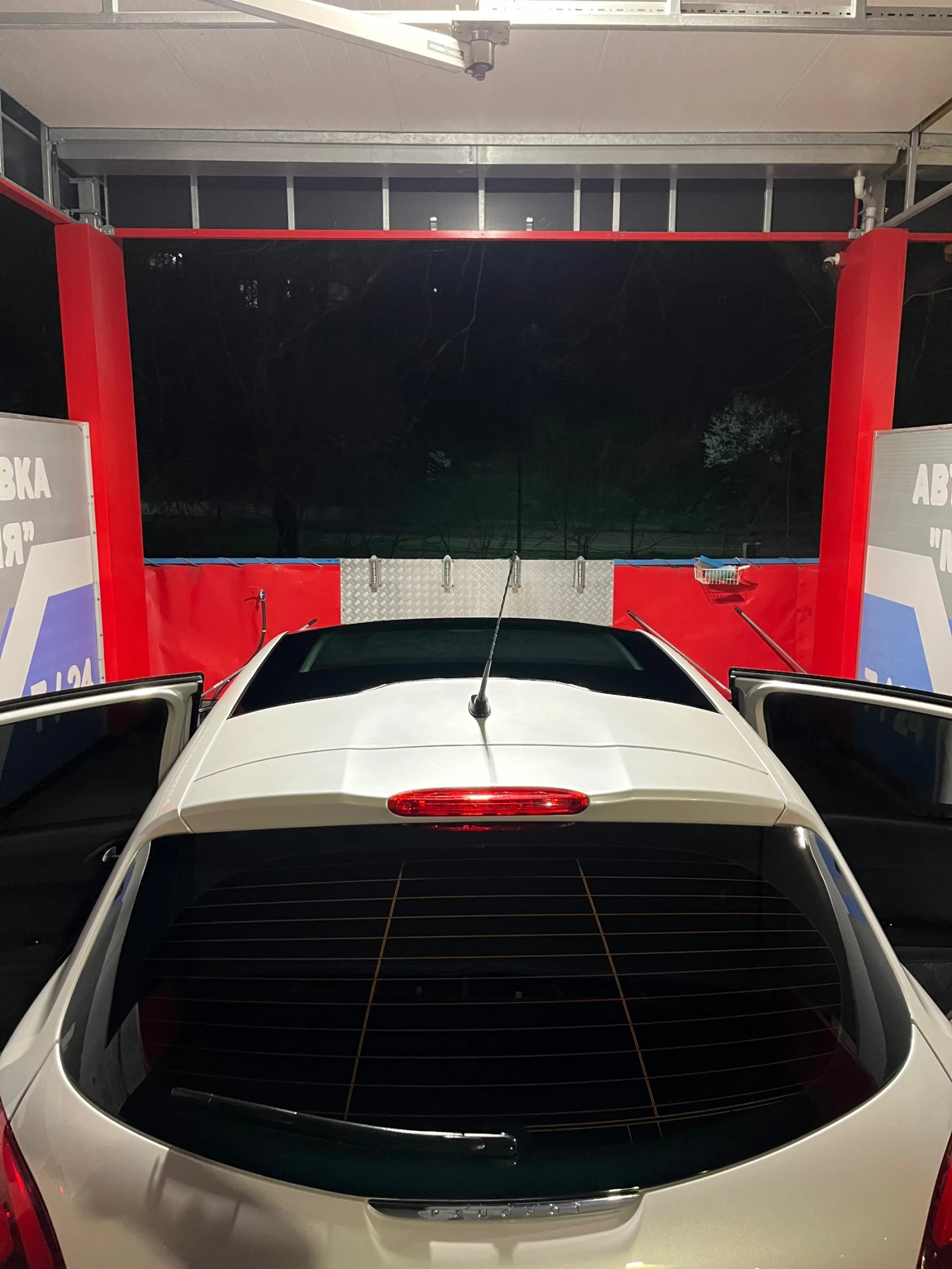 Peugeot 208  - изображение 4