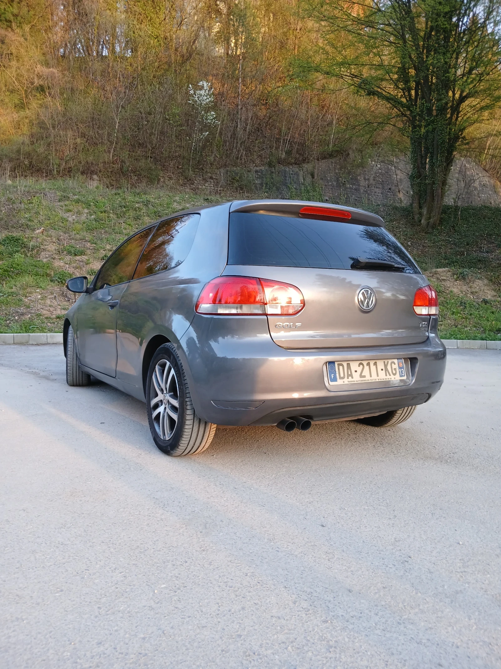 VW Golf 2.0TDI sport, снимка 2 - Автомобили и джипове - 54235812