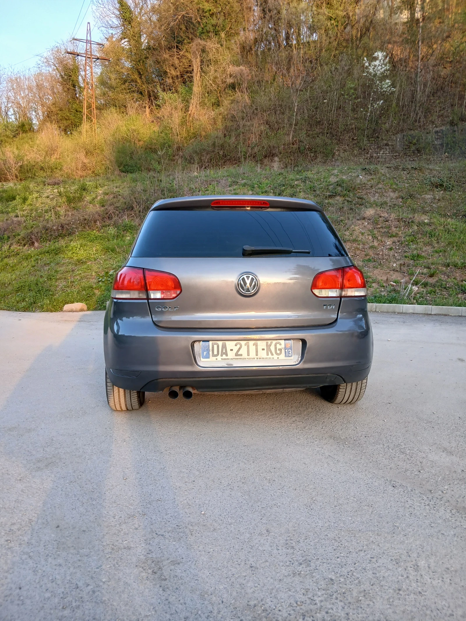 VW Golf 2.0TDI sport, снимка 10 - Автомобили и джипове - 54235812
