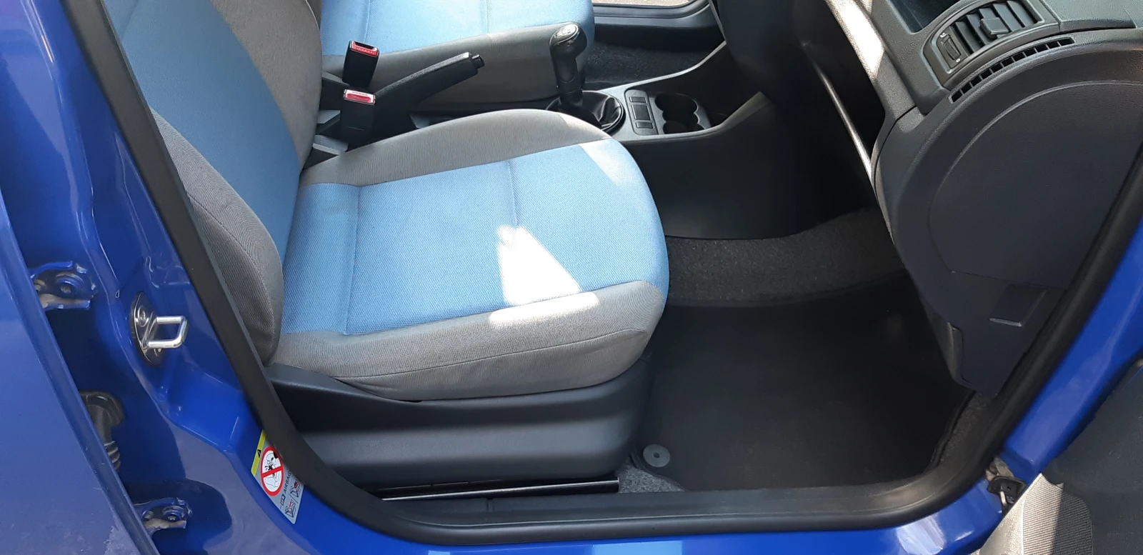 Skoda Fabia, снимка 11 - Автомобили и джипове - 54295343