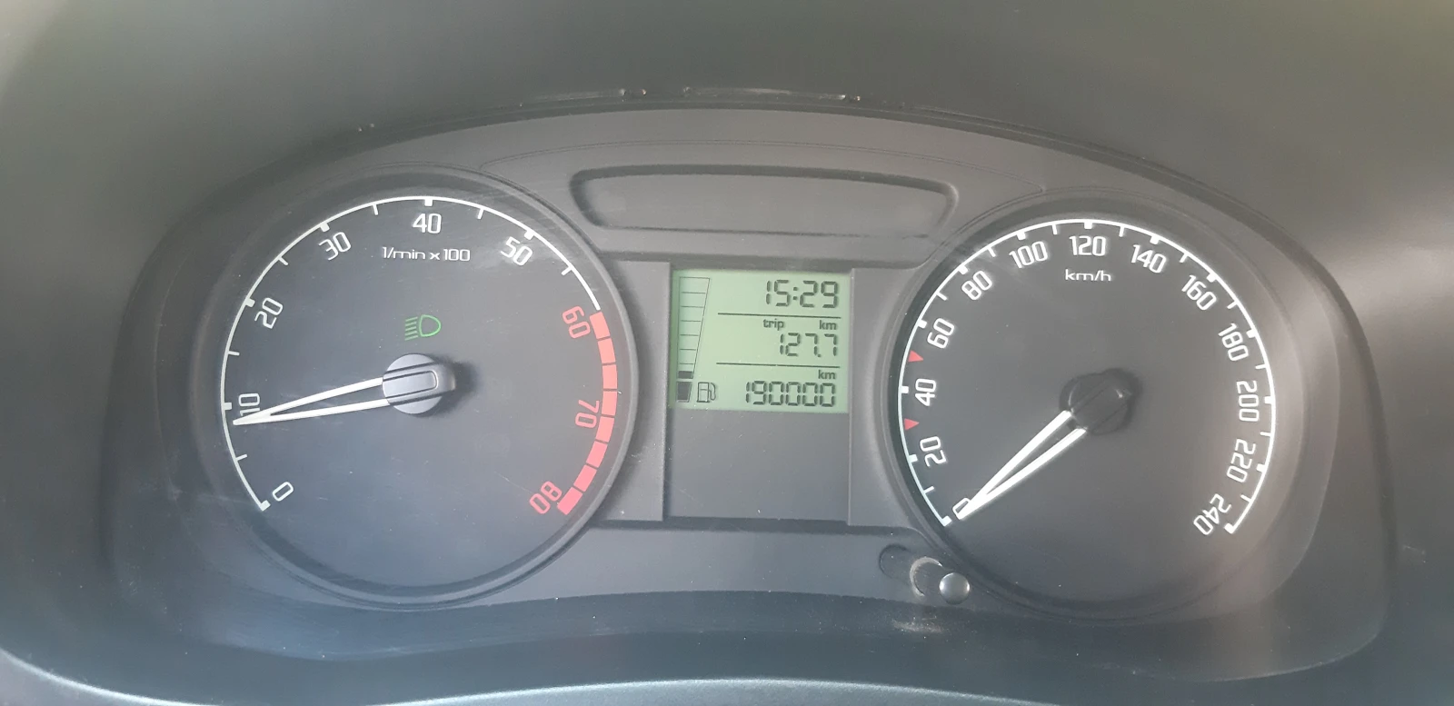 Skoda Fabia, снимка 17 - Автомобили и джипове - 54295343
