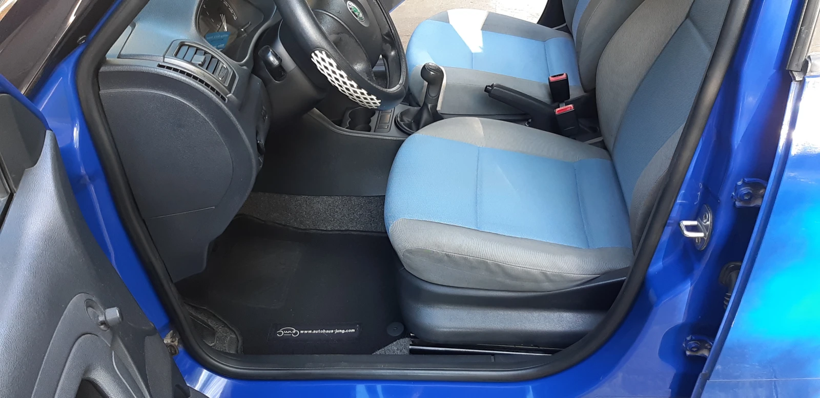 Skoda Fabia, снимка 10 - Автомобили и джипове - 54295343