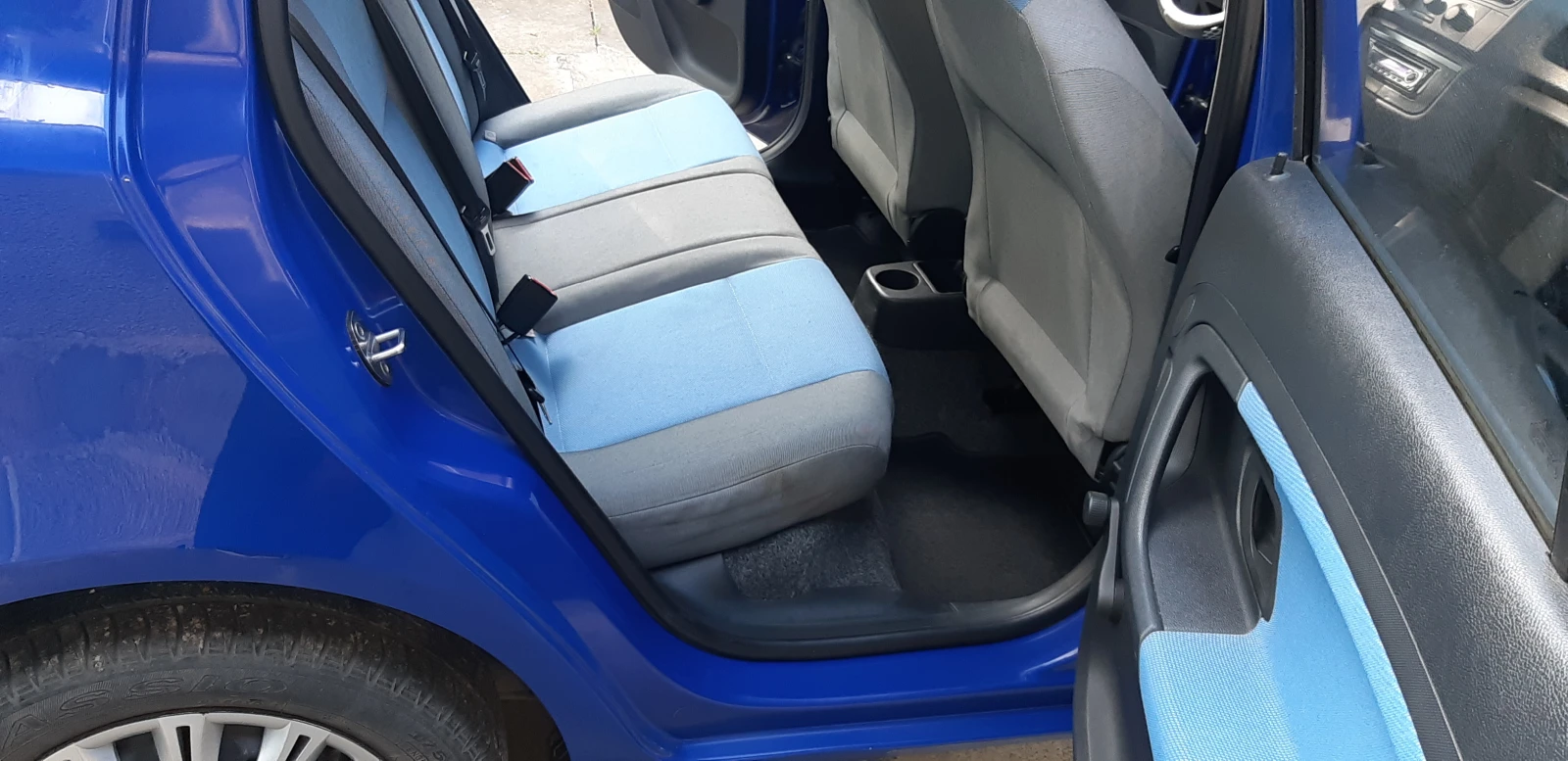 Skoda Fabia, снимка 9 - Автомобили и джипове - 54295343