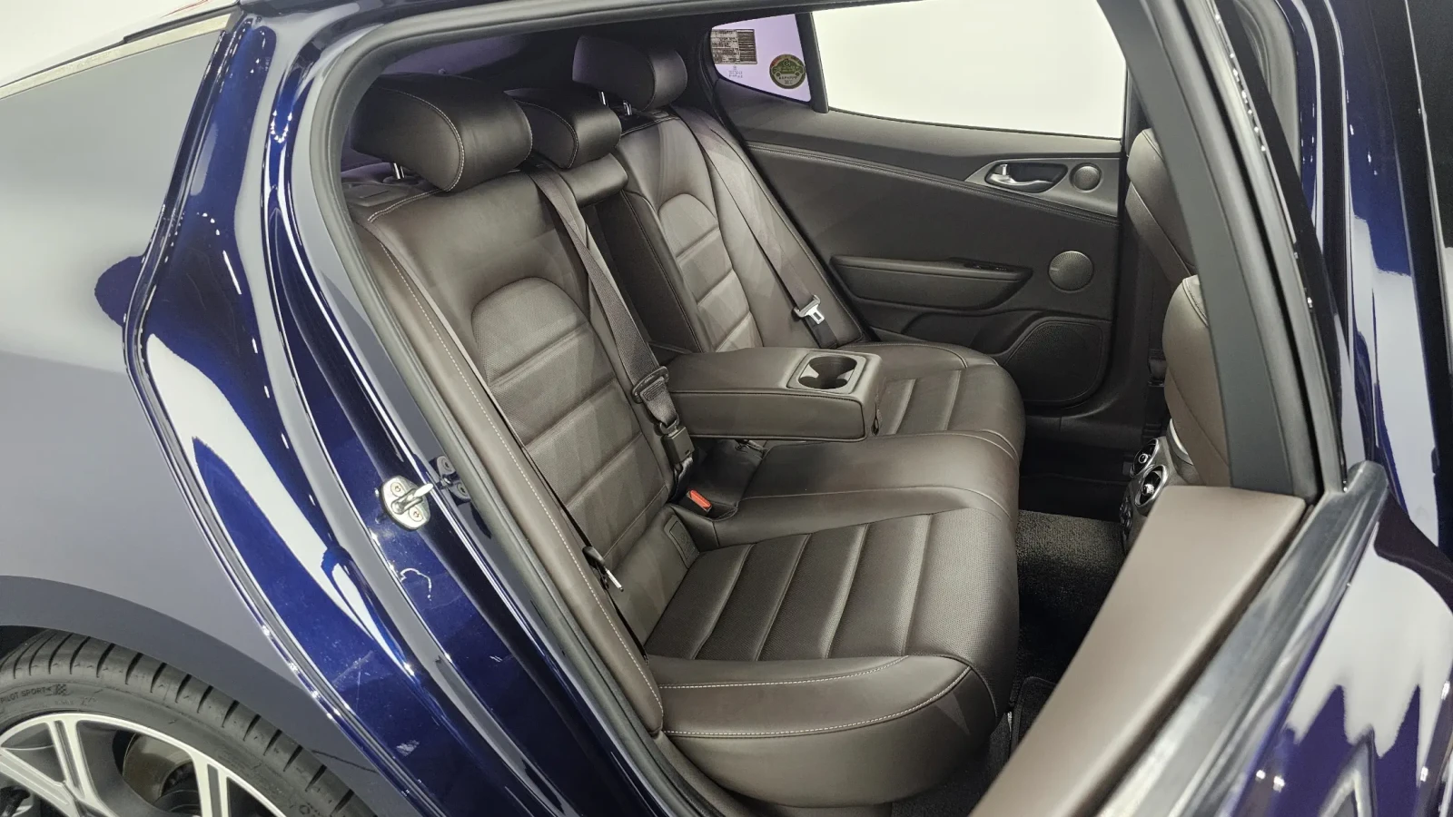 Kia Stinger 3.3 Turbo 2WD, снимка 11 - Автомобили и джипове - 54753289