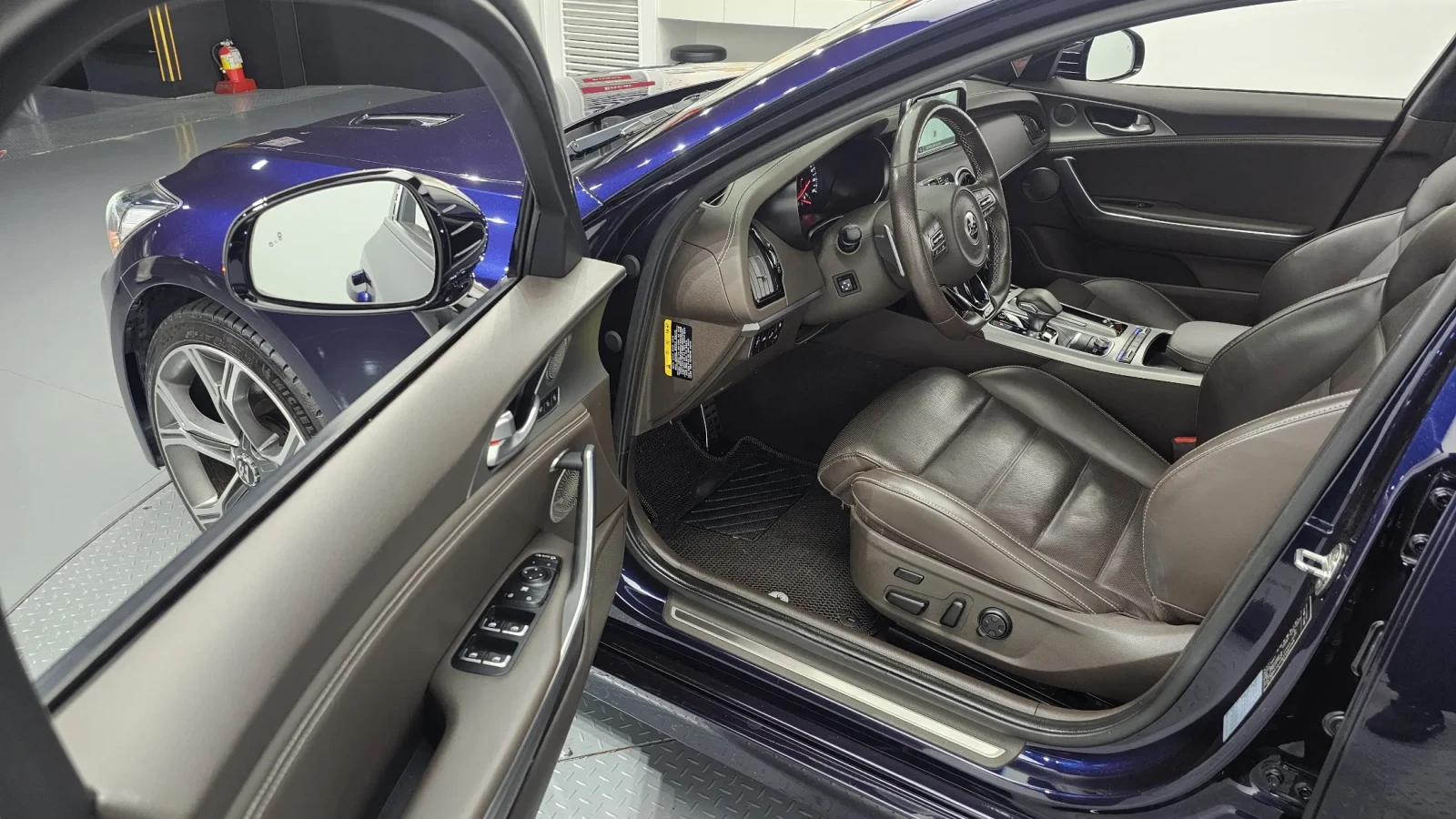Kia Stinger 3.3 Turbo 2WD, снимка 10 - Автомобили и джипове - 54753289