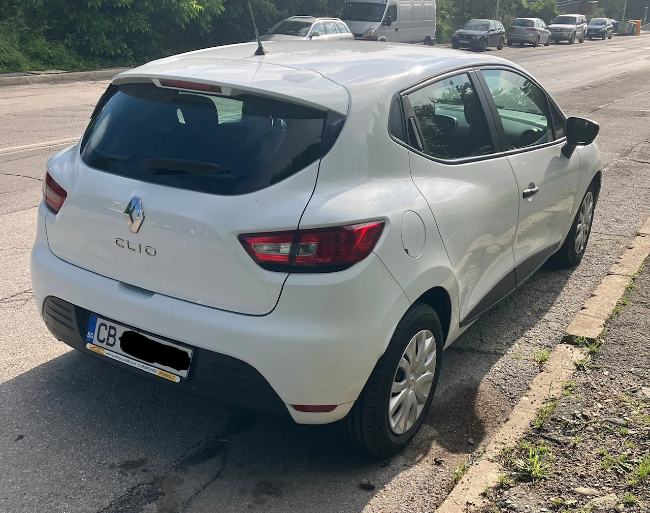 Renault Clio 1.0, снимка 4 - Автомобили и джипове - 54790378