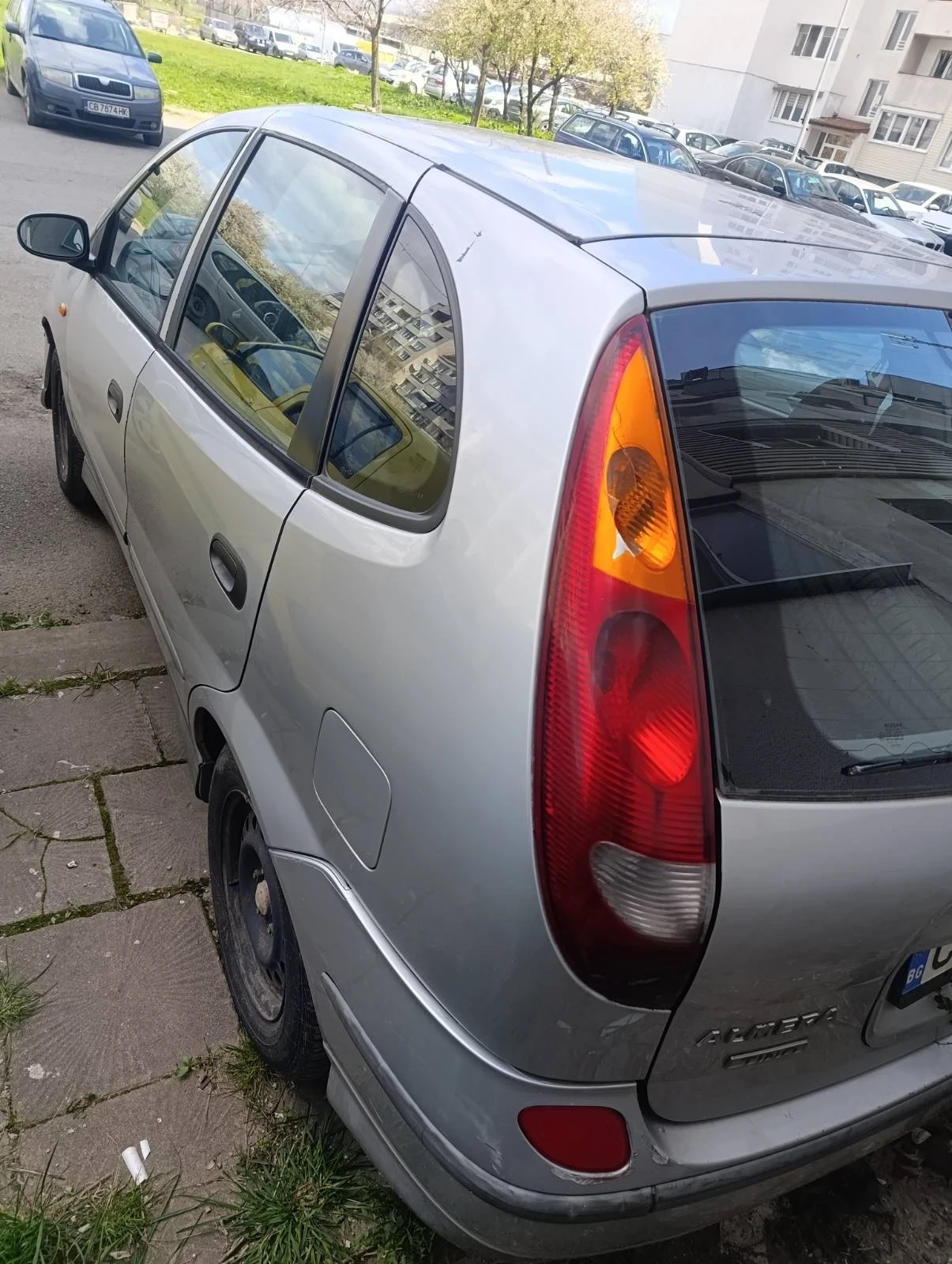 Nissan Almera tino, снимка 5 - Автомобили и джипове - 55060894