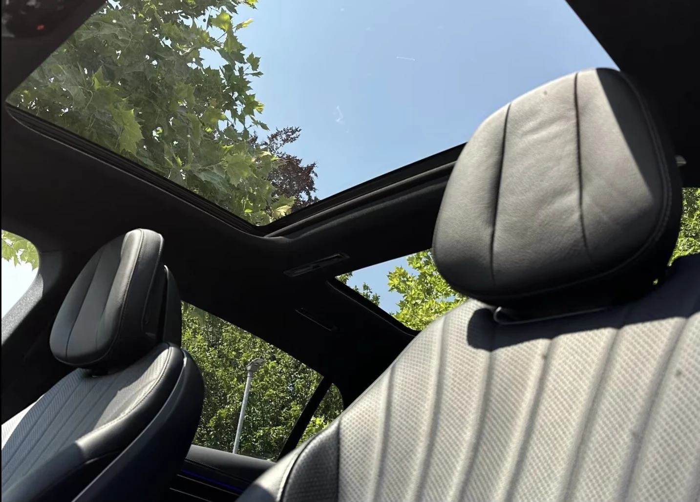 Mercedes-Benz EQS 580/360HP/4M/HYPER SCREEN/AMG/PANO/NIGHT/360/729z, снимка 11 - Автомобили и джипове - 55586699