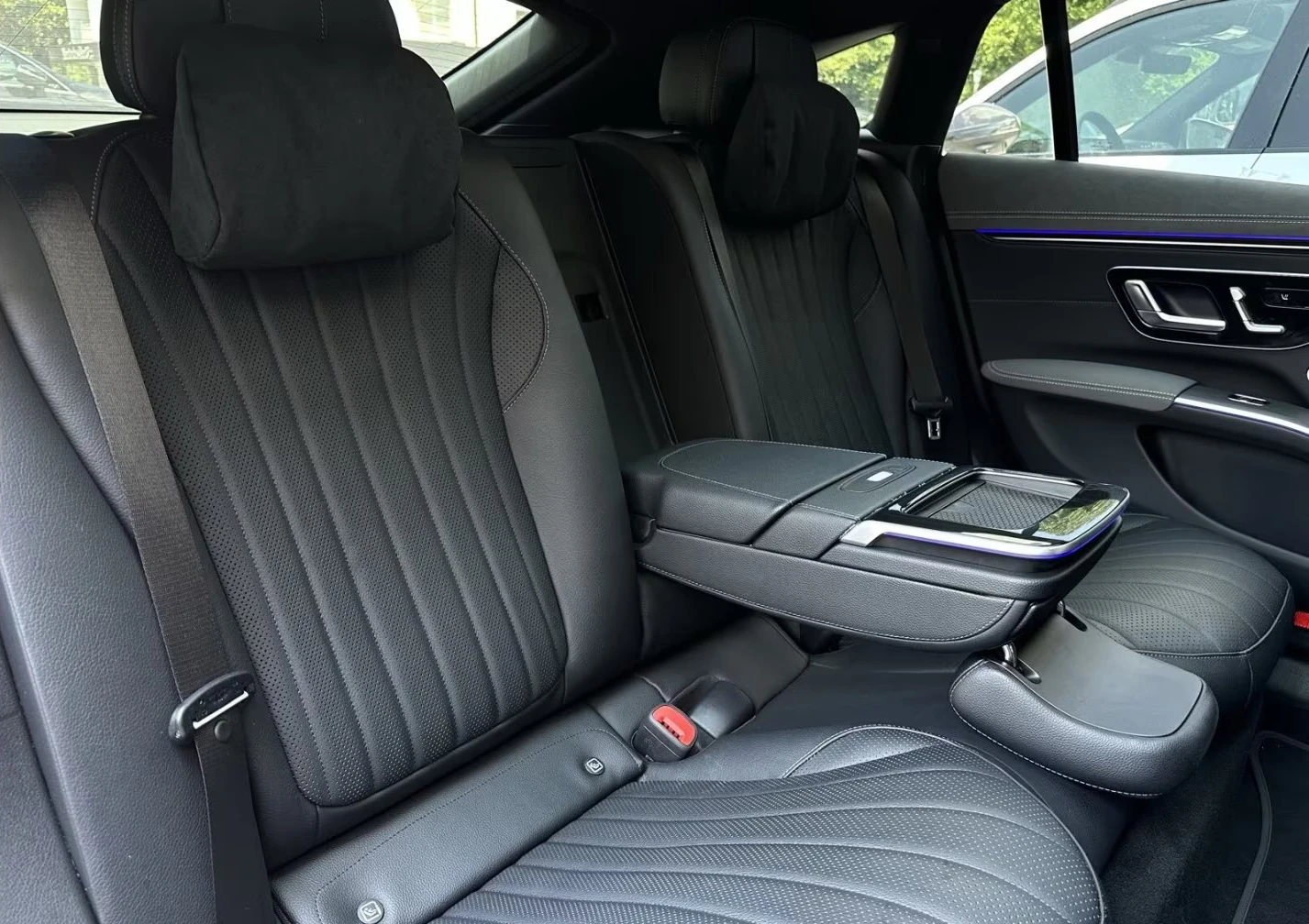 Mercedes-Benz EQS 580/360HP/4M/HYPER SCREEN/AMG/PANO/NIGHT/360/729z, снимка 13 - Автомобили и джипове - 55586699