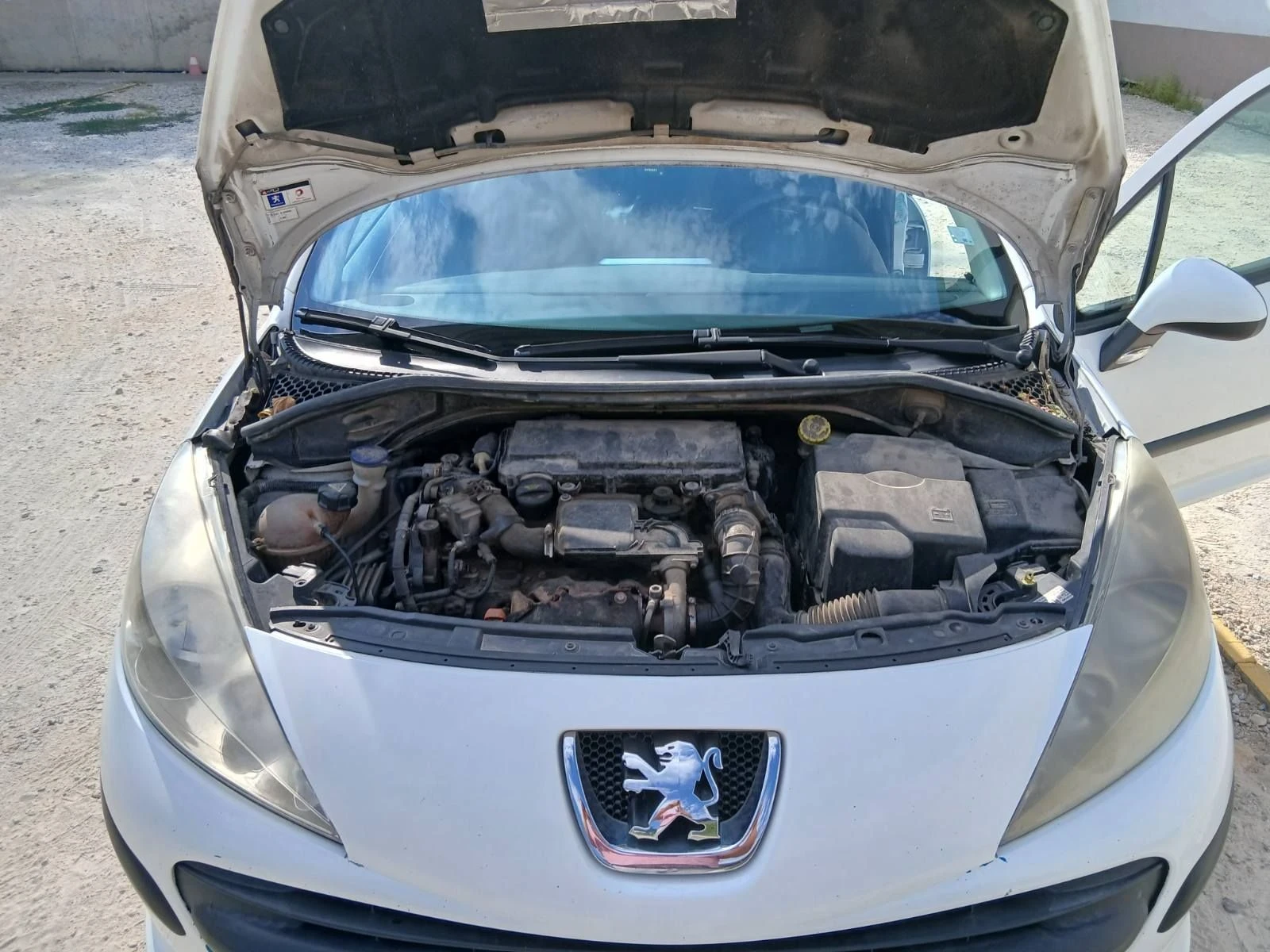 Peugeot 207 1.4 HDI , снимка 8 - Автомобили и джипове - 55613160
