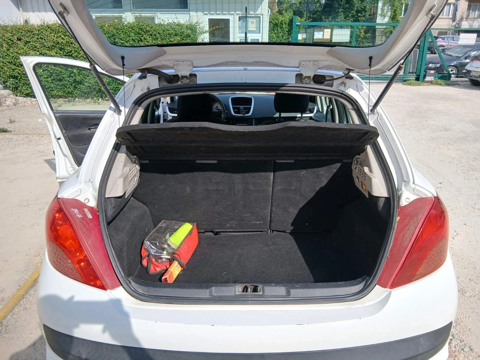 Peugeot 207 1.4 HDI , снимка 7 - Автомобили и джипове - 55613160