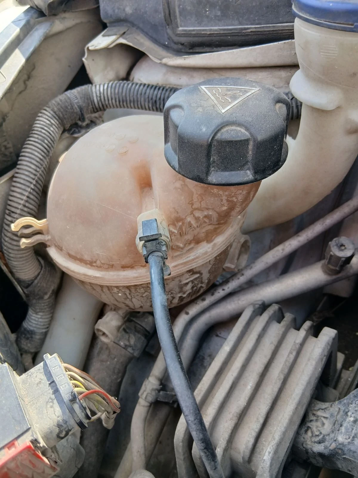 Peugeot 207 1.4 HDI , снимка 9 - Автомобили и джипове - 55613160
