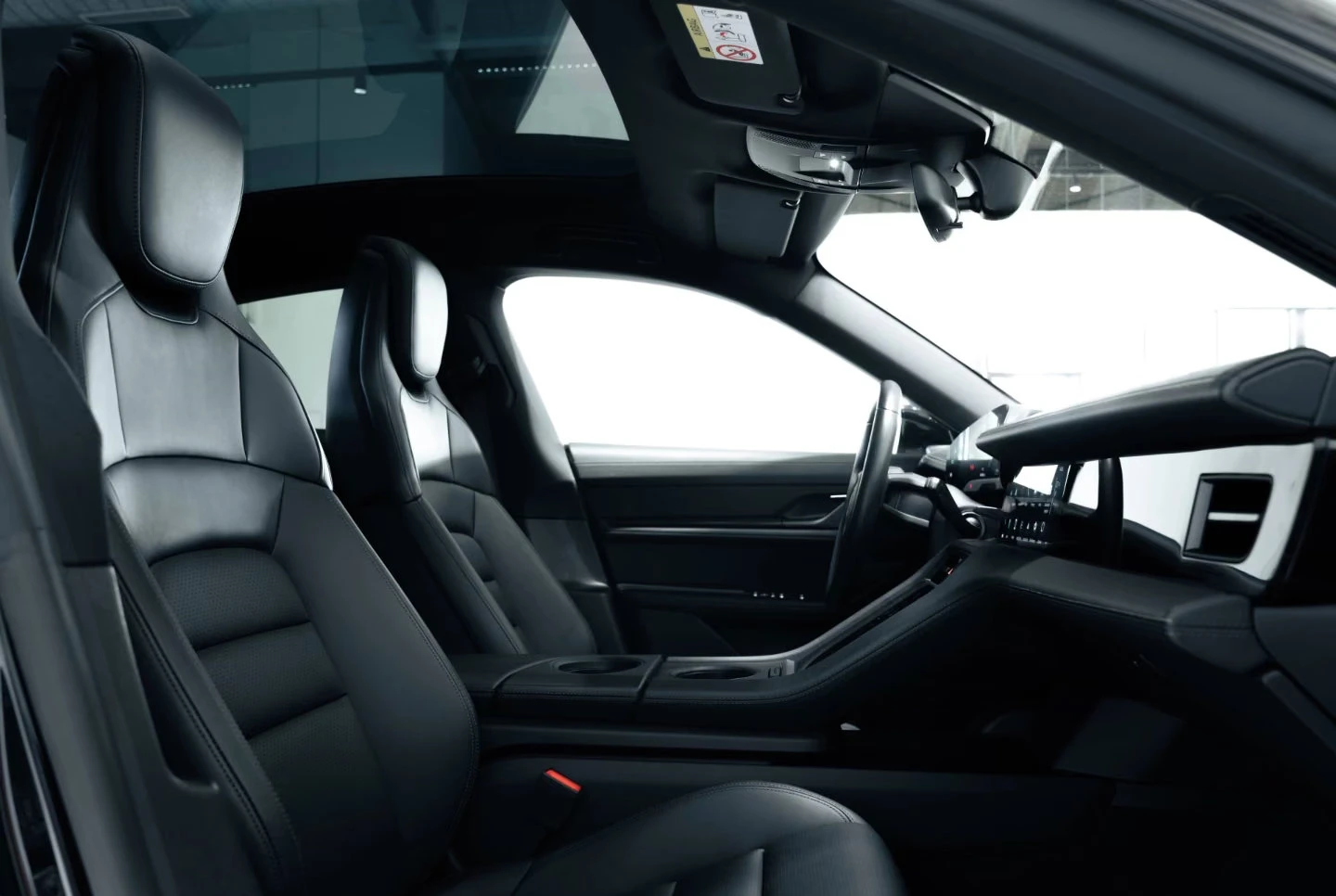 Porsche Taycan 4S/571HP/PLUS/ACC/HUD/PANO/360/KLESS/843z, снимка 11 - Автомобили и джипове - 55804352