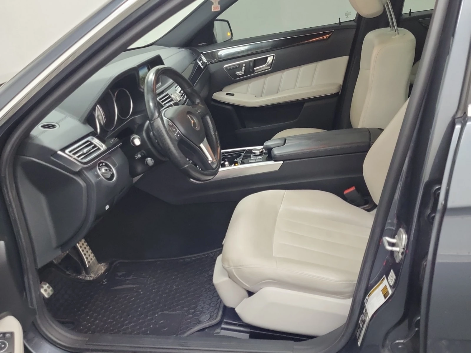 Mercedes-Benz E 400 4МATIC * AMG * ПАНОРАМА * CARFAX * , снимка 5 - Автомобили и джипове - 56023370