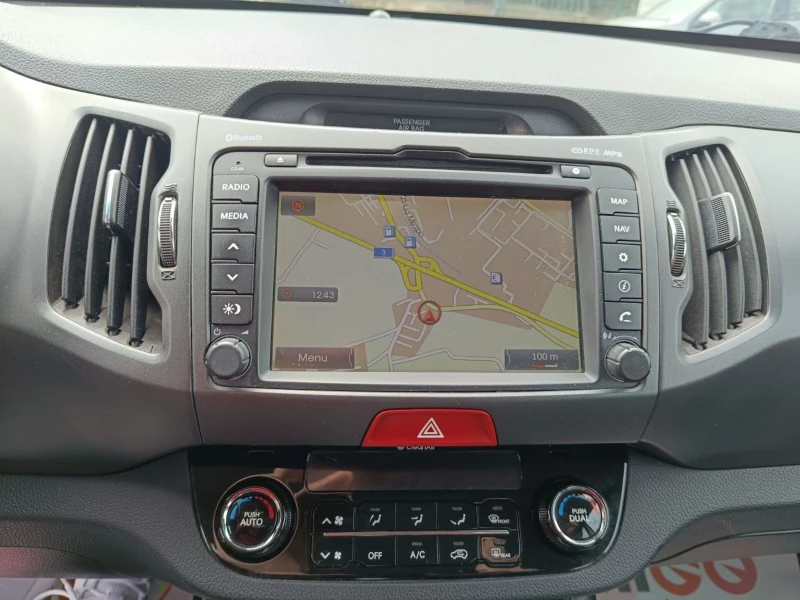 Kia Sportage  LPG ПРИНС. НАВИ. КОЖА. КАМЕРА. ТЕГЛИЧ, снимка 15 - Автомобили и джипове - 52583251