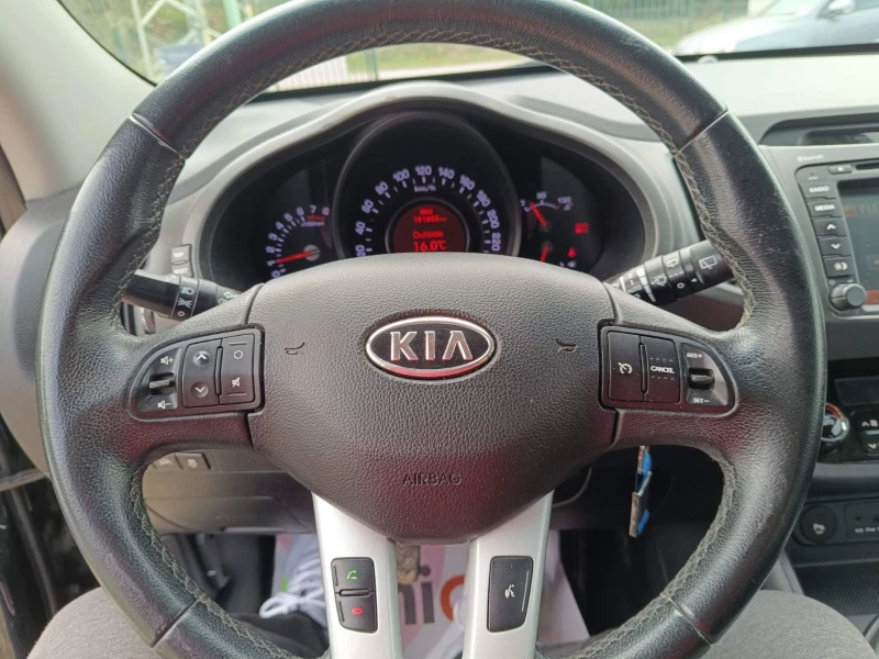 Kia Sportage  LPG ПРИНС. НАВИ. КОЖА. КАМЕРА. ТЕГЛИЧ, снимка 10 - Автомобили и джипове - 52583251