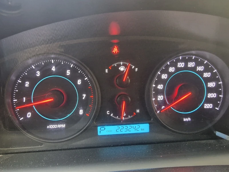 Chevrolet Captiva 2.4 Ecotech AWD, снимка 4 - Автомобили и джипове - 52466780