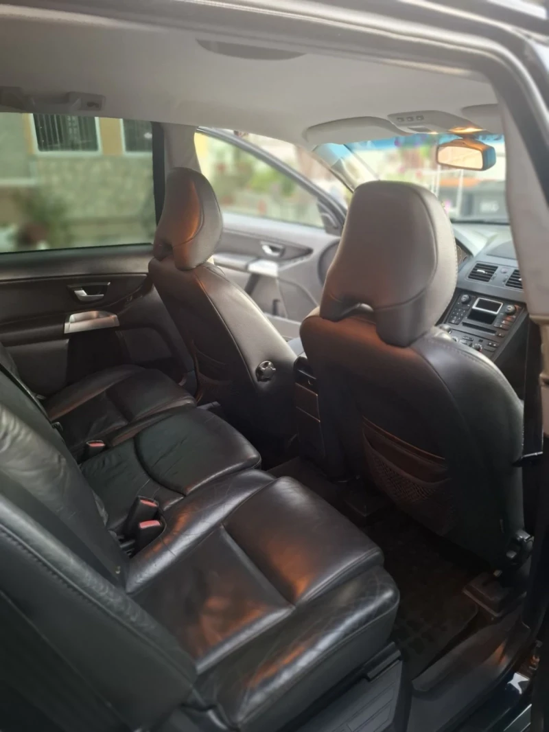 Volvo Xc90 2.4 D5 185кс ръчка, снимка 6 - Автомобили и джипове - 53480095
