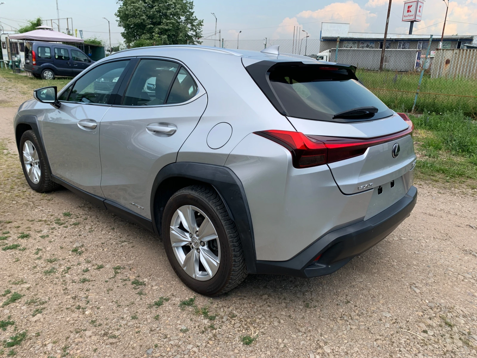 Lexus UX 250-Hybrid HEV - изображение 7
