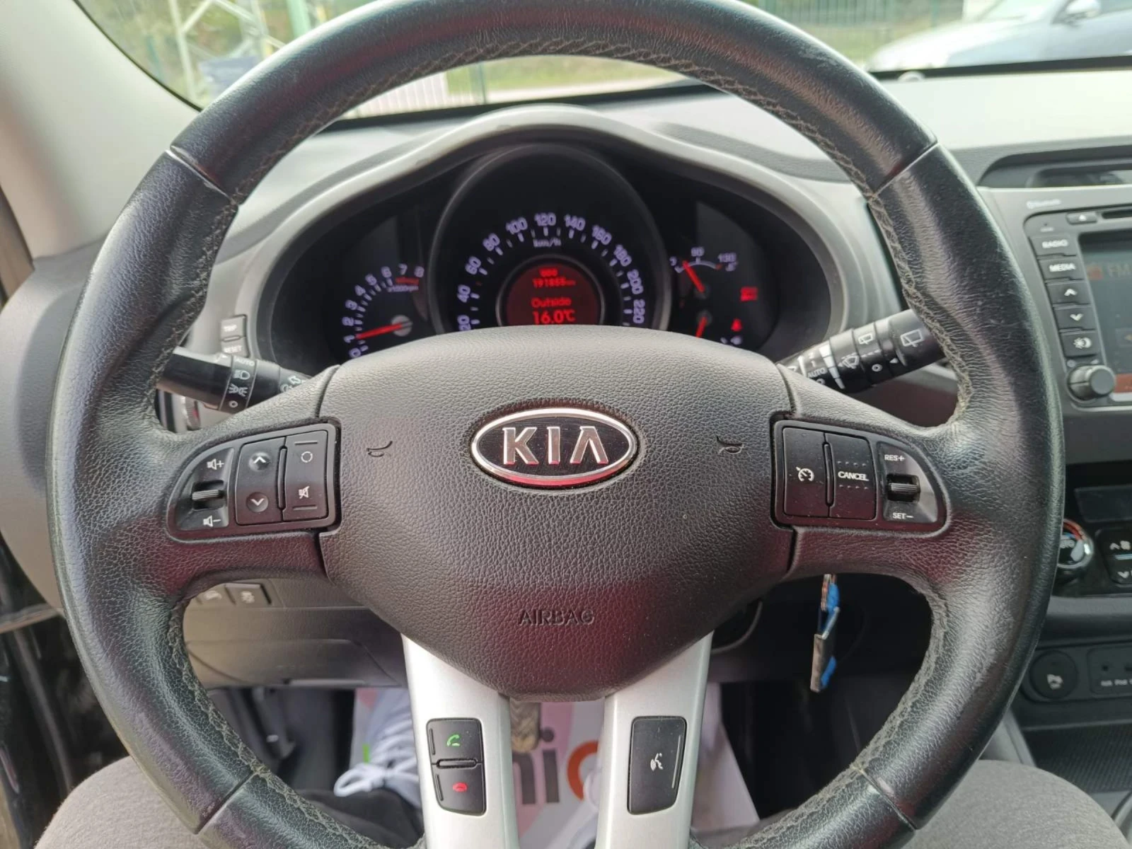 Kia Sportage  LPG ПРИНС. НАВИ. КОЖА. КАМЕРА. ТЕГЛИЧ - изображение 10