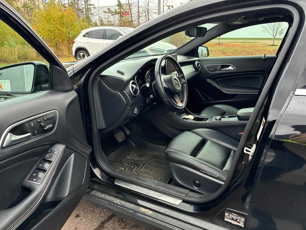 Mercedes-Benz GLA 250 * CARFAX * БЕЗ ПЪРВОНАЧАЛНА ВНОСКА - изображение 5