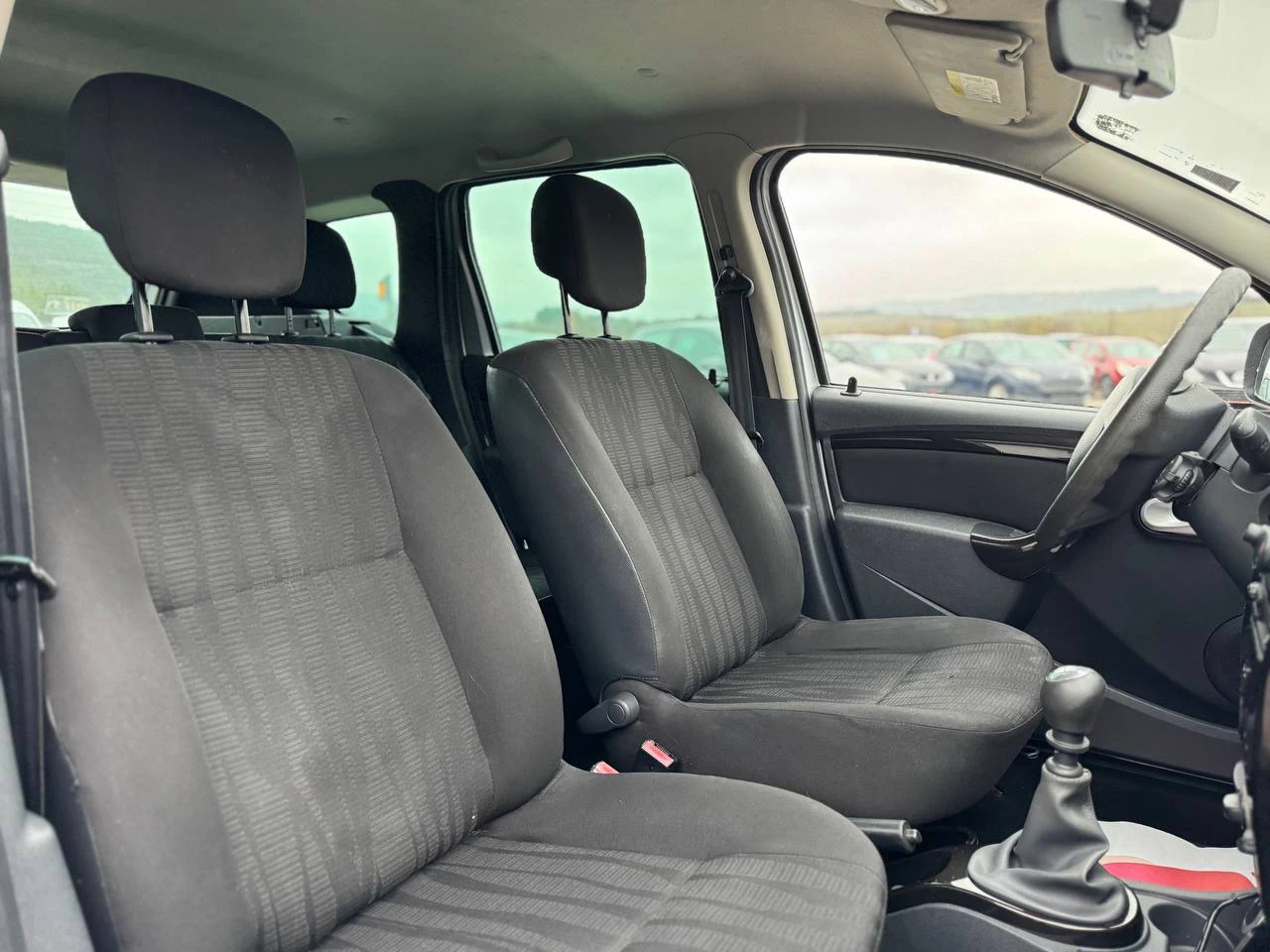 Dacia Duster 1.6i 4x4 | Mobile.bg   12