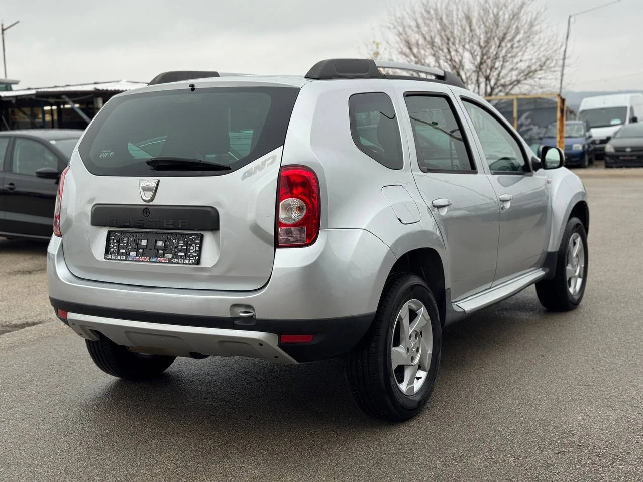 Dacia Duster 1.6i 4x4 - изображение 6