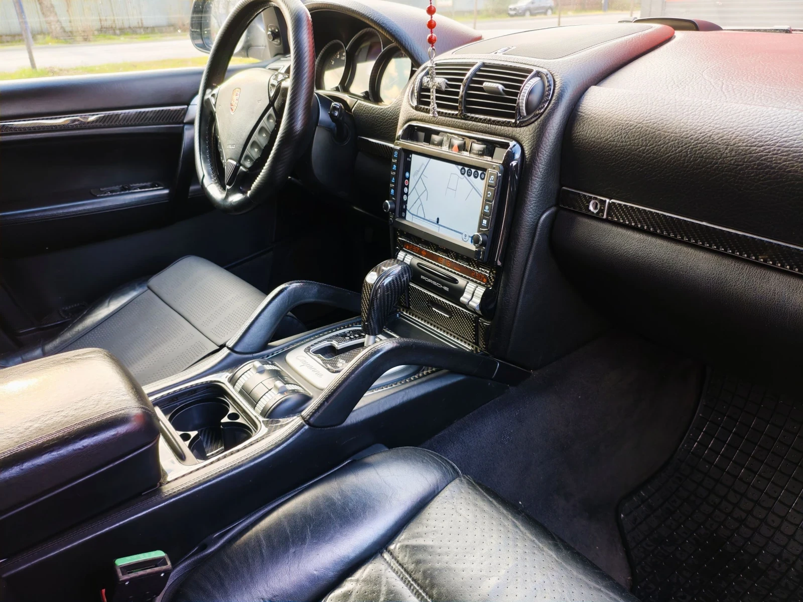 Porsche Cayenne 3.2 Газ, снимка 8 - Автомобили и джипове - 53201507