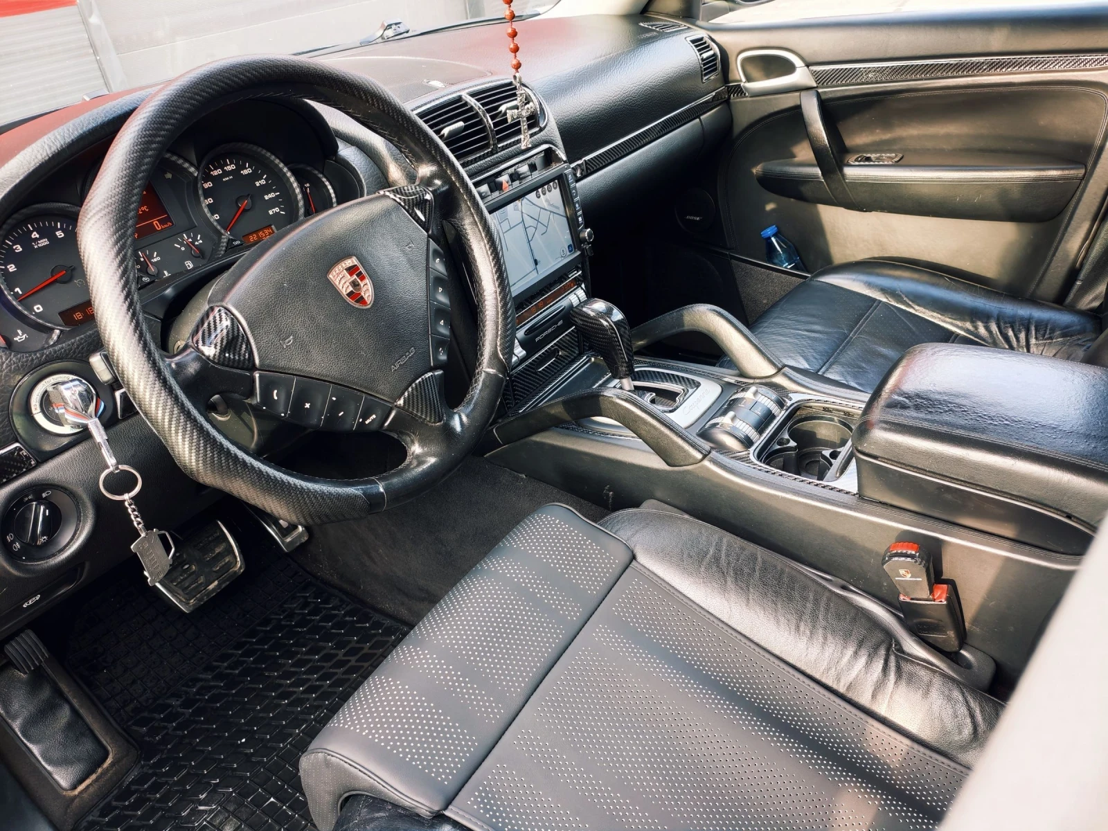 Porsche Cayenne 3.2 Газ, снимка 11 - Автомобили и джипове - 53201507