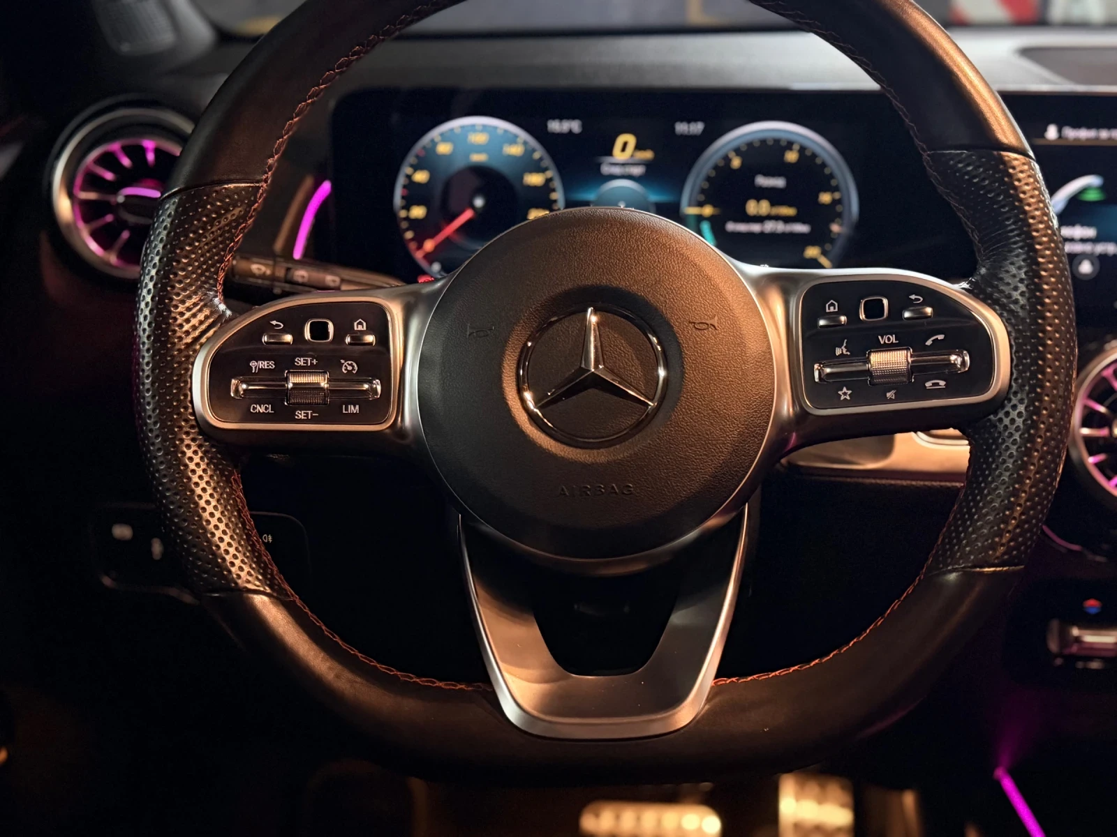 Mercedes-Benz GLB 250, снимка 17 - Автомобили и джипове - 54236155