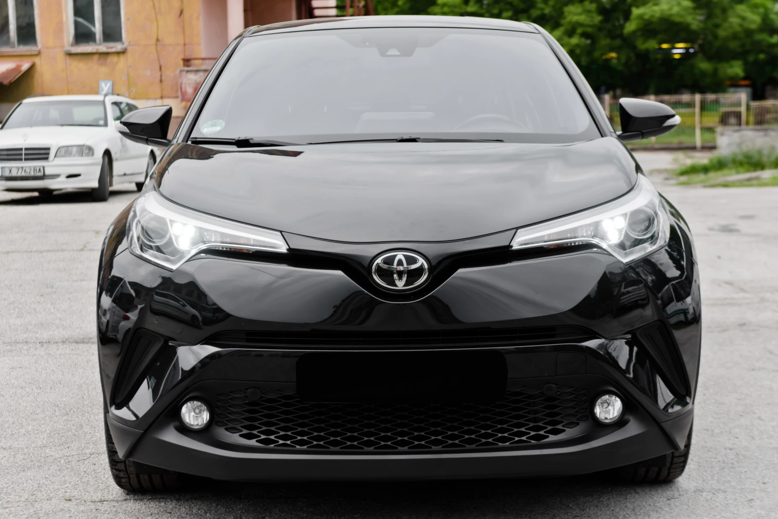 Toyota C-HR 1.2i-PARK ASSIST-CAMERA-LINE ASSIST-TEAM EDITION, снимка 2 - Автомобили и джипове - 54486824