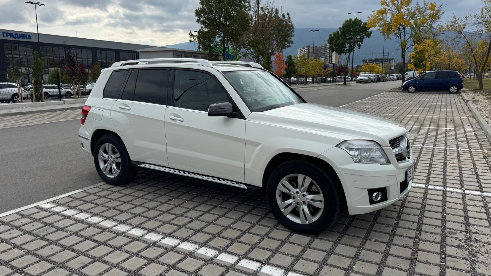 Mercedes-Benz GLK 350 4 matic, снимка 3 - Автомобили и джипове - 54826412