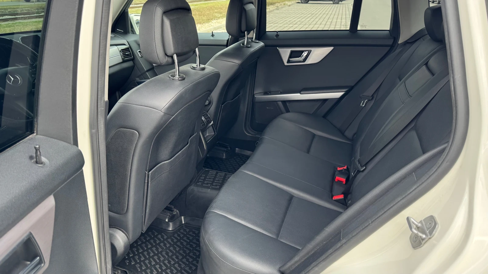 Mercedes-Benz GLK 350 4 matic, снимка 9 - Автомобили и джипове - 54826412