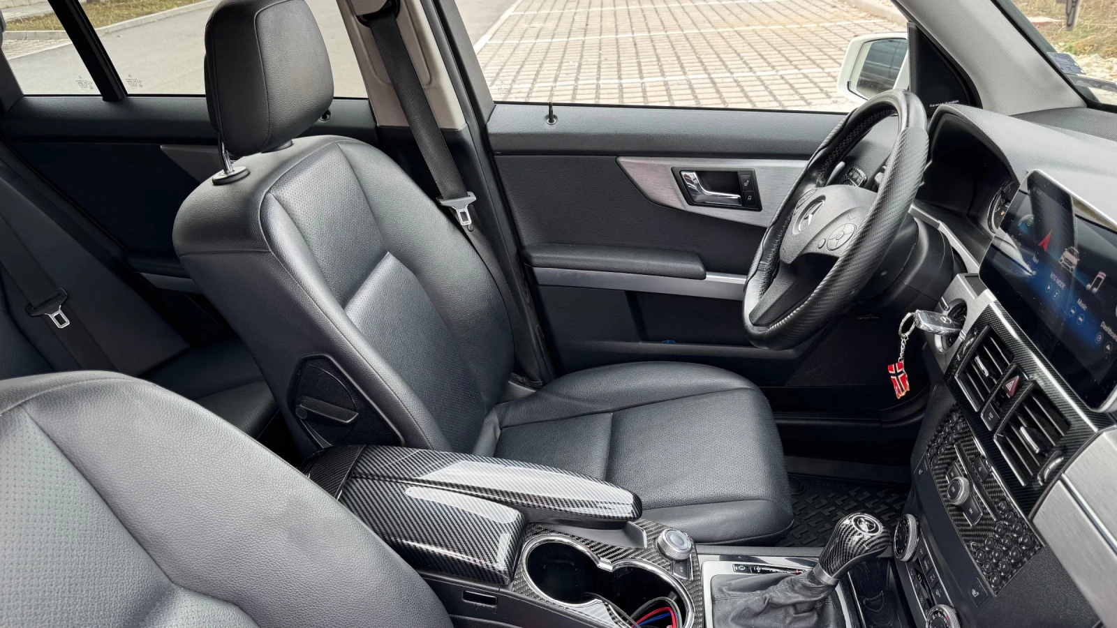 Mercedes-Benz GLK 350 4 matic, снимка 14 - Автомобили и джипове - 54826412