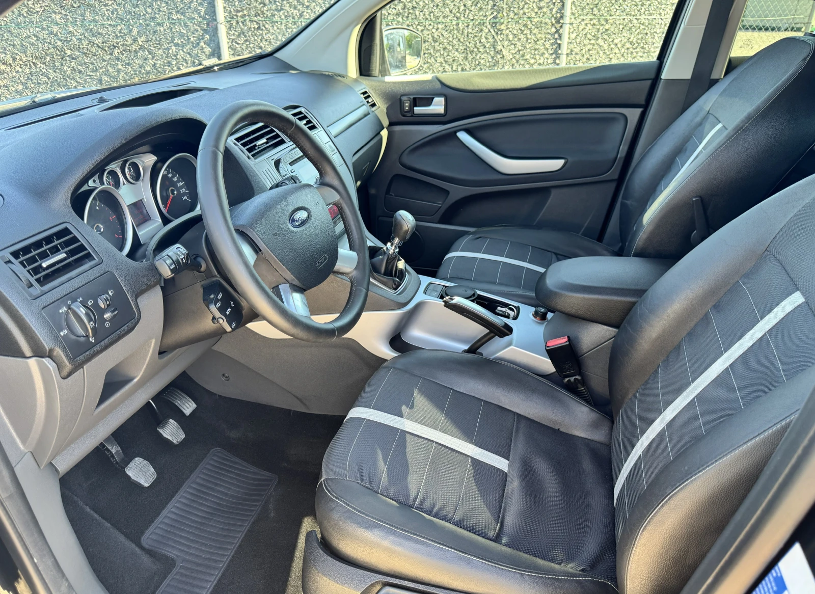 Ford Kuga 2.0TDCI 140 , снимка 7 - Автомобили и джипове - 55420569