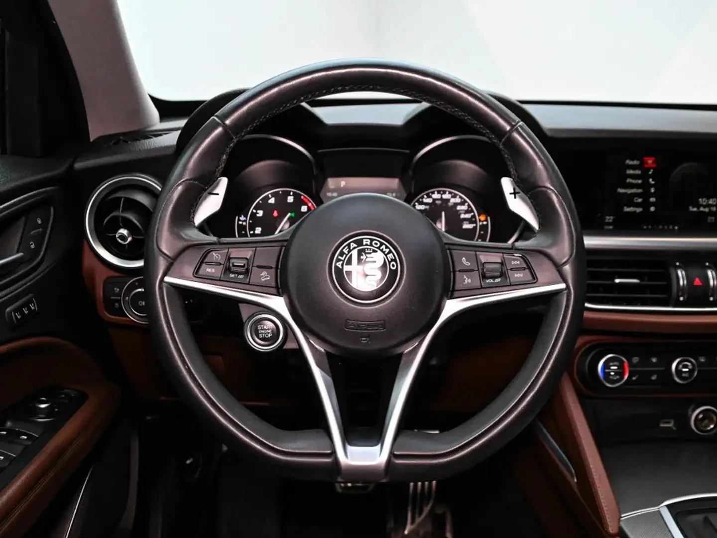 Alfa Romeo Stelvio 2018* Q4* AWD* PANO* SPORT* VULCANO* КРАЙНА ЦЕНА, снимка 5 - Автомобили и джипове - 56239396