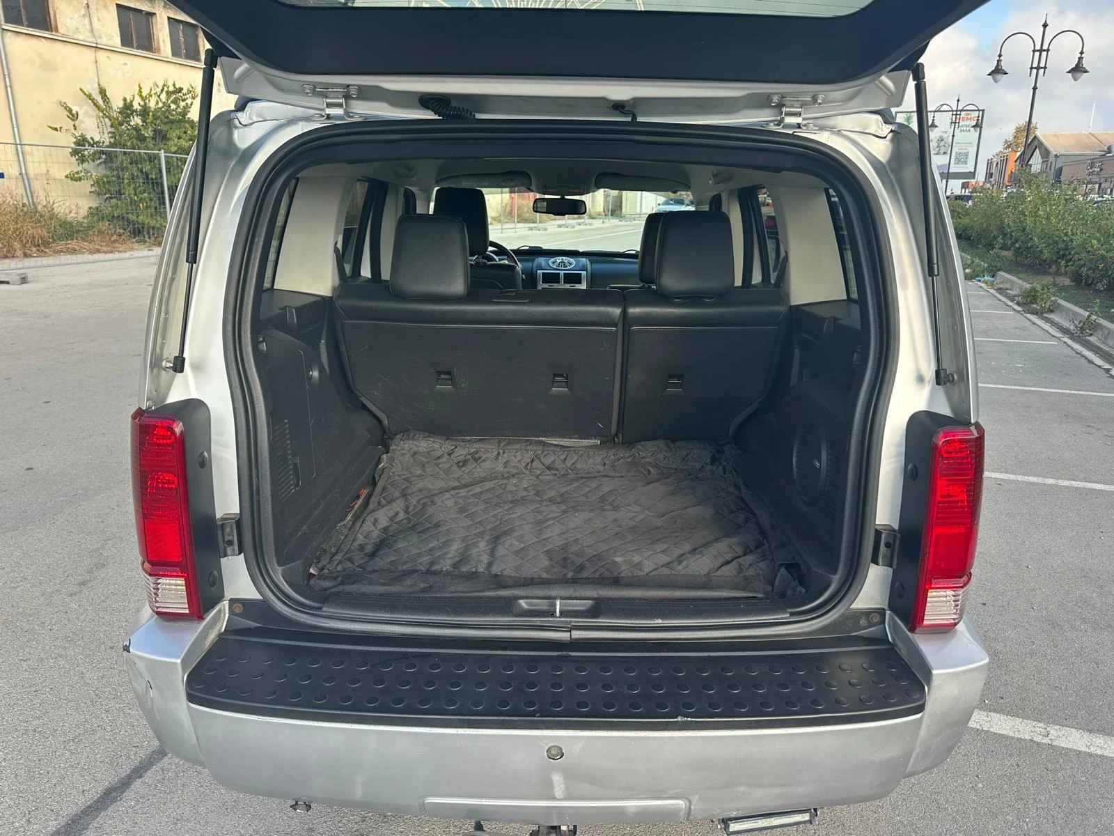 Dodge Nitro Dodge Nitro 3.7 Lpg, снимка 12 - Автомобили и джипове - 56453604
