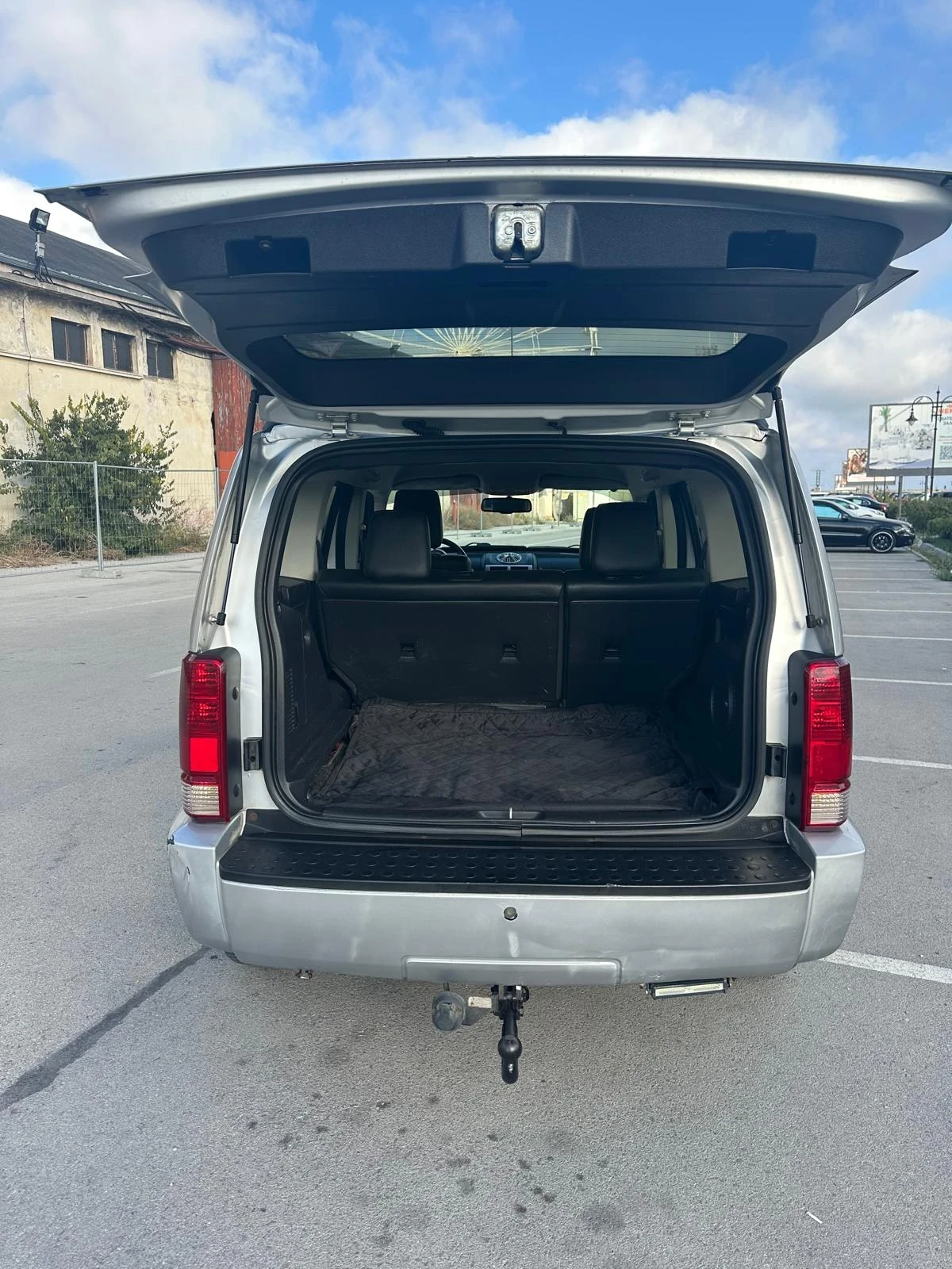 Dodge Nitro Dodge Nitro 3.7 Lpg, снимка 9 - Автомобили и джипове - 56453604