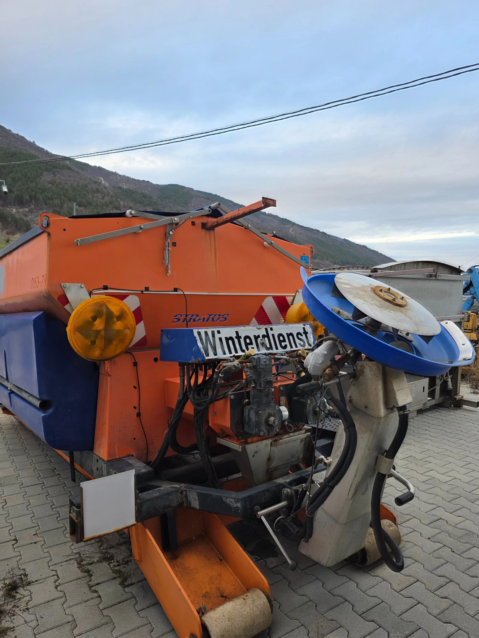 Mercedes-Benz UNIMOG Пясъкари, снимка 1