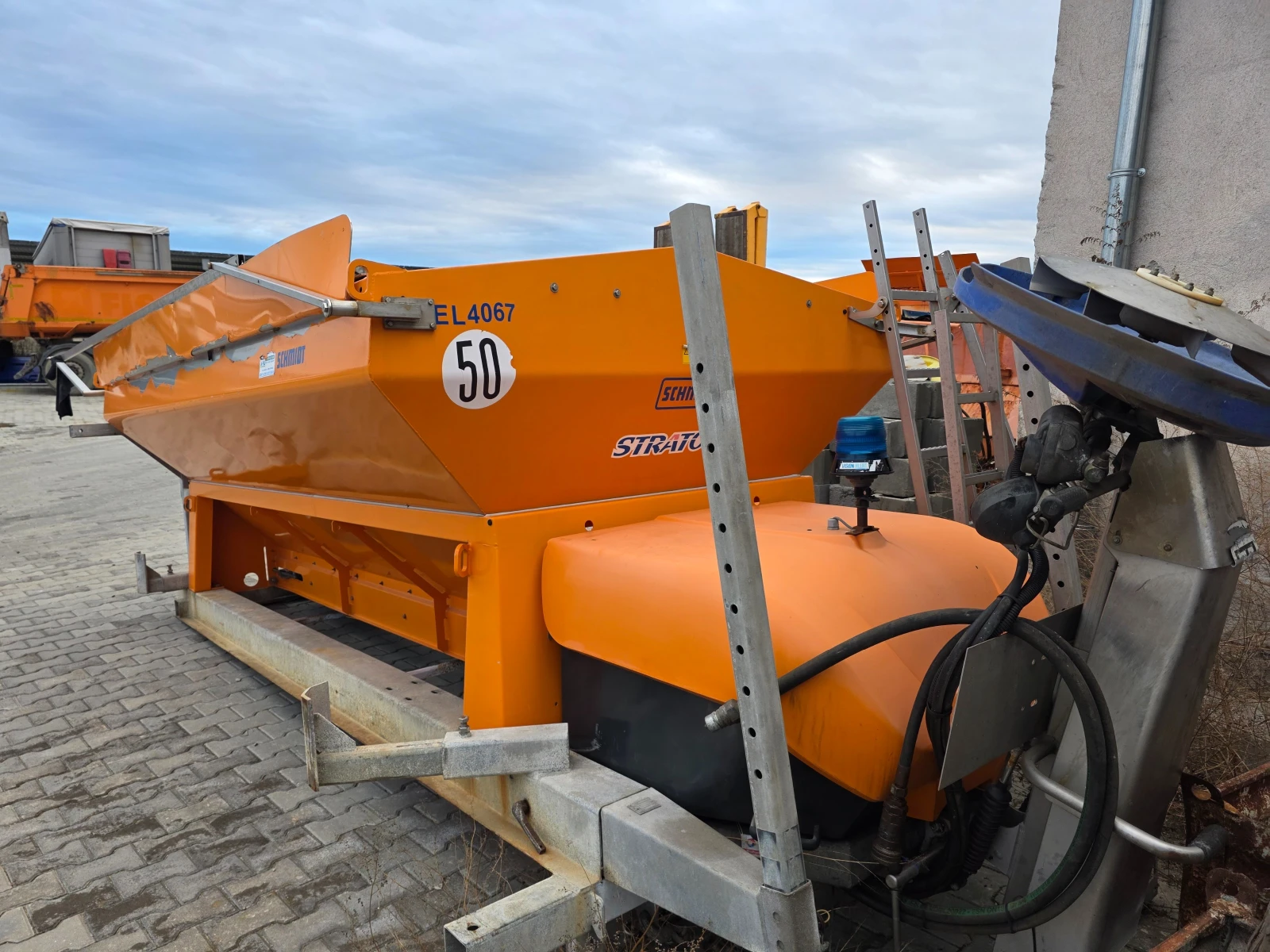 Mercedes-Benz UNIMOG Пясъкари - изображение 3