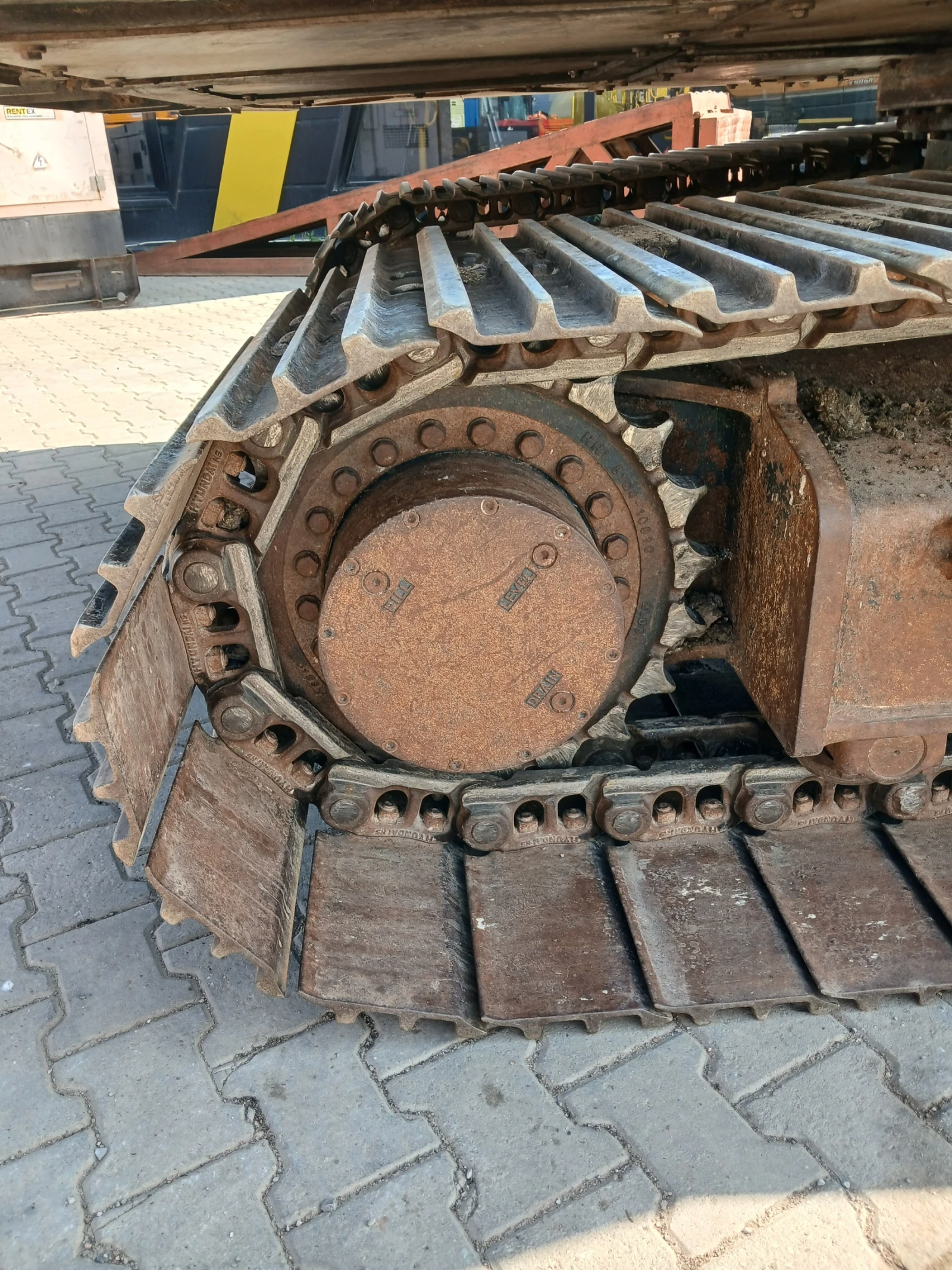 Багер Hyundai Robex 140LC-9, снимка 15 - Индустриална техника - 54632712