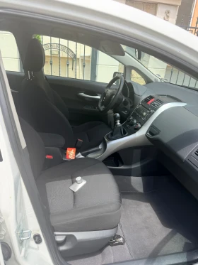 Toyota Auris, снимка 9