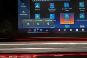 BMW 750 E/xDrive/SKY Lounge/INDIVIDUAL/Bowers & Wilkins/Au | Auto.bg — изображение 15