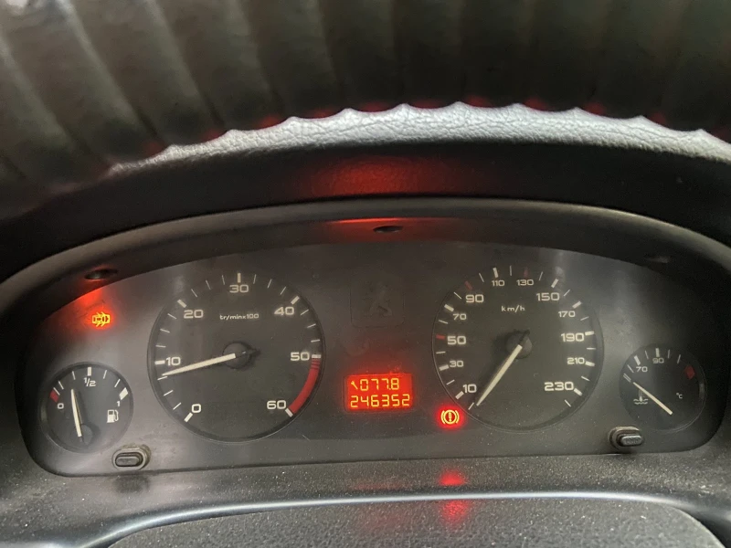 Peugeot 406 2000HDI, снимка 12 - Автомобили и джипове - 47405338