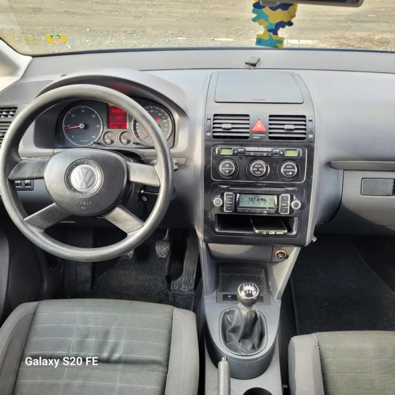 VW Touran 2.0, снимка 6 - Автомобили и джипове - 48504784