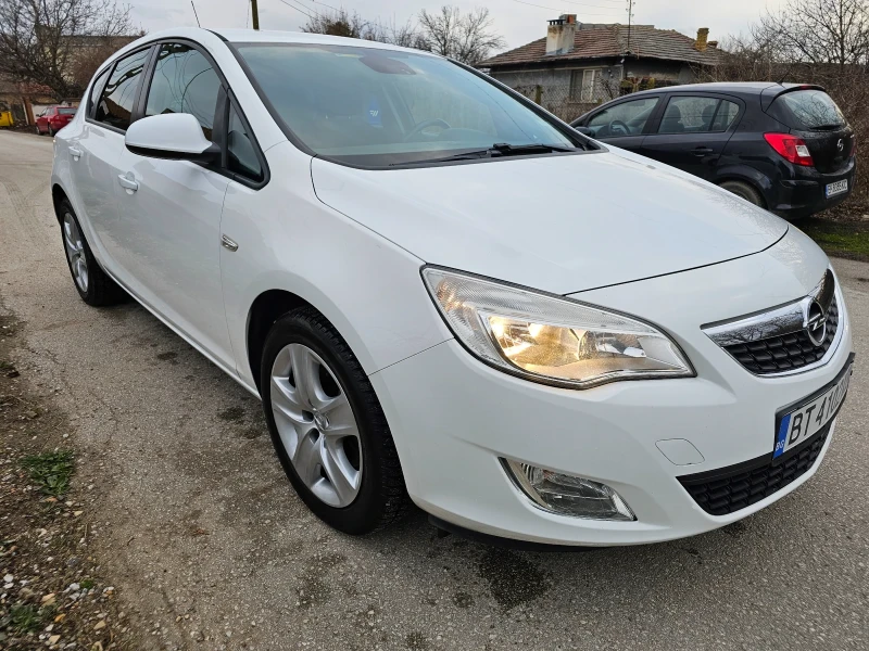 Opel Astra 1.7 CDTI, снимка 1 - Автомобили и джипове - 48643834