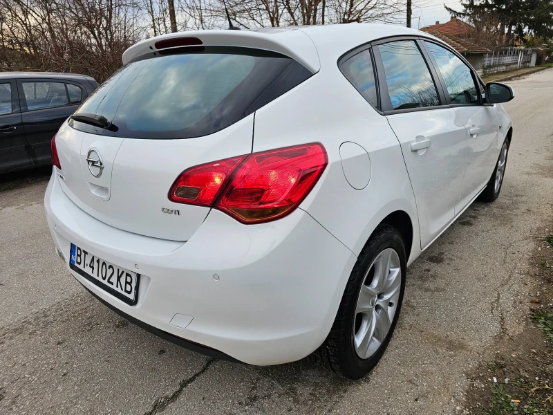 Opel Astra 1.7 CDTI, снимка 3 - Автомобили и джипове - 48643834